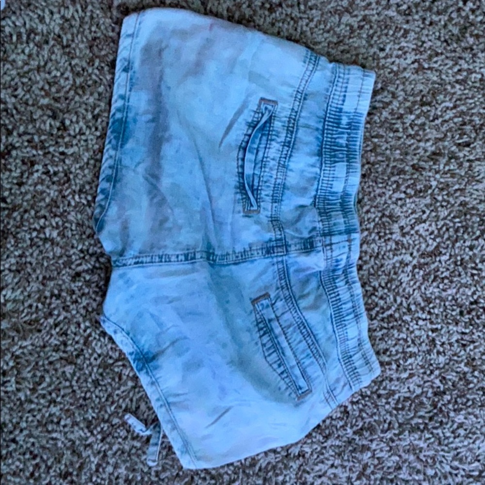 Shorts - Picture 3 of 3